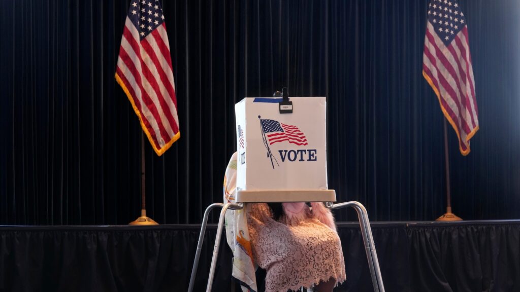 The Gubernatorial Race: A Tightening Three-Way Contest