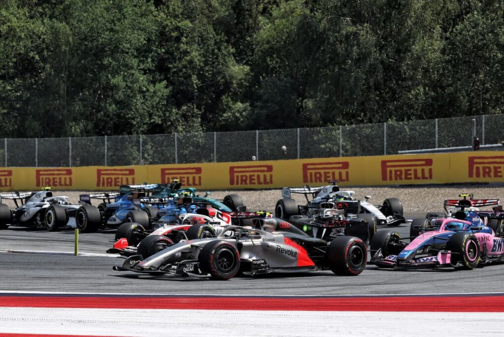 Who Dominated the Austrian Grand Prix? Russell Takes Pole, Piastri Navigates Heat Challenges