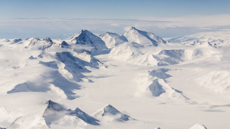 Mapping the East Antarctic Fan-Shaped Basin Province