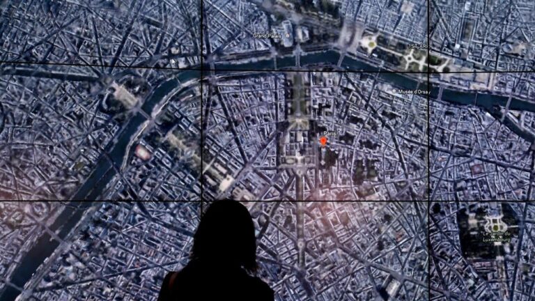 Google Earth Integrates AI Image Tool, Prompting Disinformation Warnings