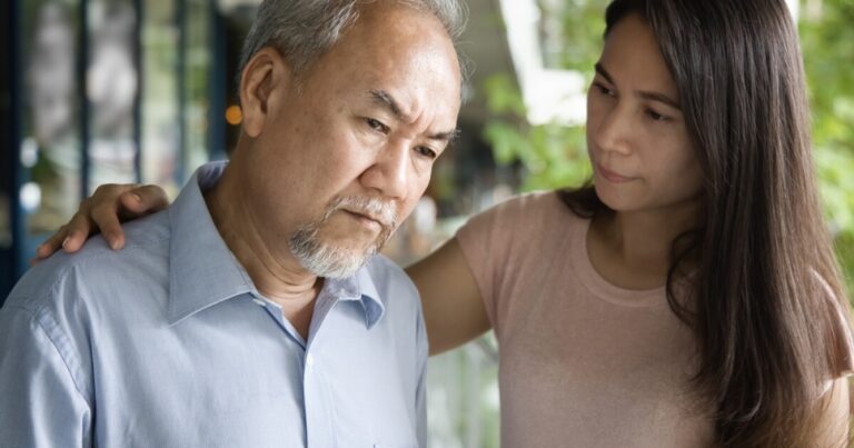 What Doctors Want You to Know About the Differences Between Dementia and Alzheimer's
