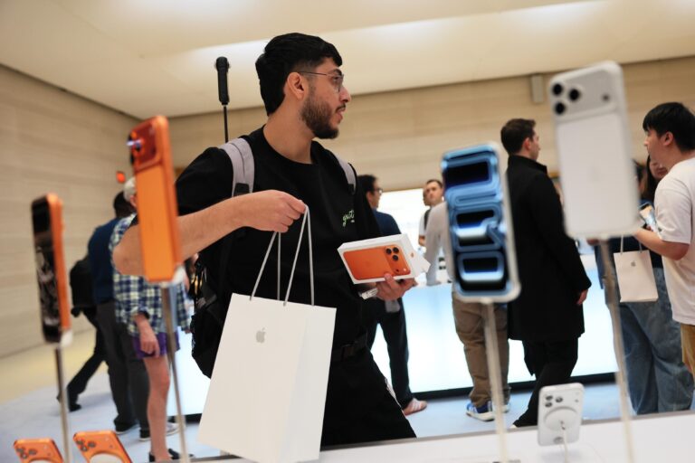 iPhone 18 Pro Pricing: Can Apple Protect Its Profit Margins