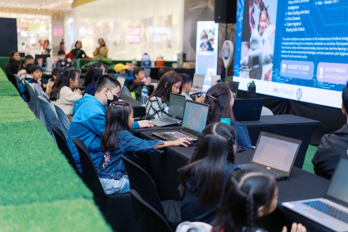 SM City Baguio shares love of learning through AI, connecting generations in the digital age