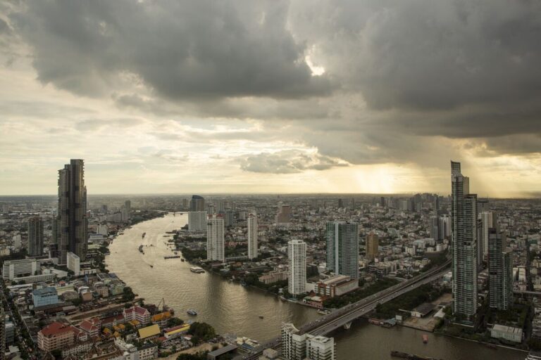 Thailand Bonds Outperform Regional Peers on Cooling Inflation