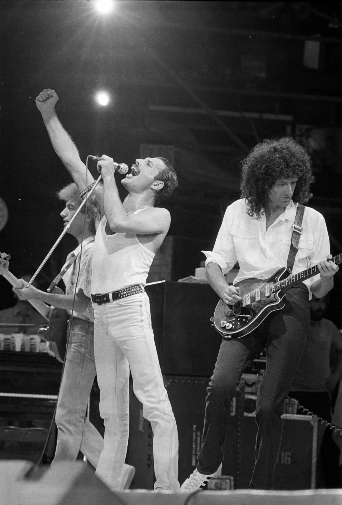 AI image of Freddie Mercury prompts Brian May to demand UK ban