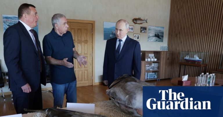 Putin angers Japan with visit to islands seized by Soviet Union in WWII