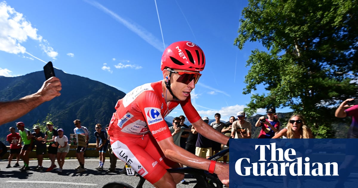 Vuelta a Espana: Tadej Pogacar extends lead with record stage four win