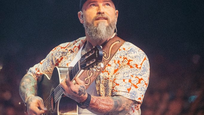 Zac Brown Band gives Fenway fans free cruises
