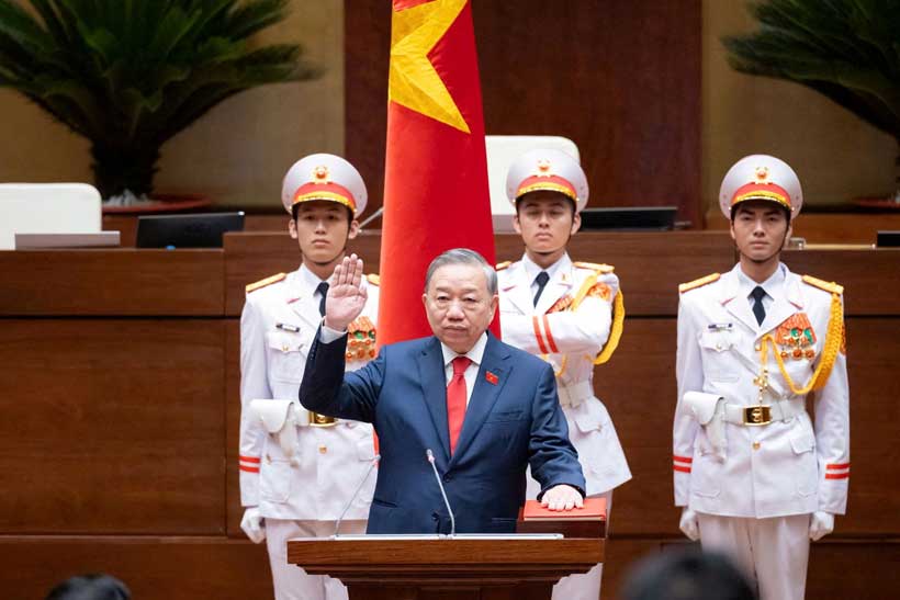 Vietnam Navigates US-China Rivalry Through Strategic Balancing