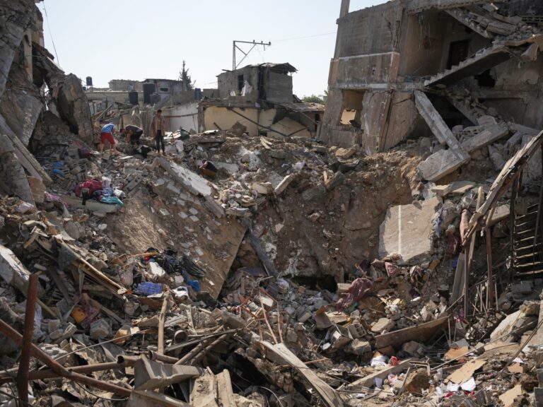 Israel kills 3 in Gaza as Netanyahu threatens attacks over kite launches