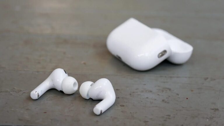 Apple's Leaked Camera AirPods Aren't Coming Anytime Soon