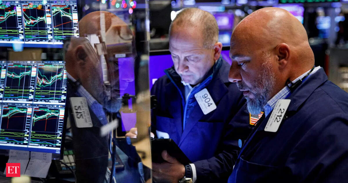 Stock Market Today: Dow, S&P 500, Nasdaq Fall Amid Chip Sell-Off and High Yields