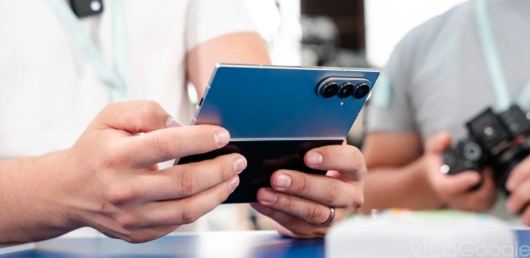Apple and Samsung Tie for Lead as Europe Smartphone Market Hits 3-Year Low
