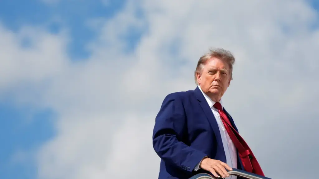 Trump threatens to bomb Oman over Strait of Hormuz talks