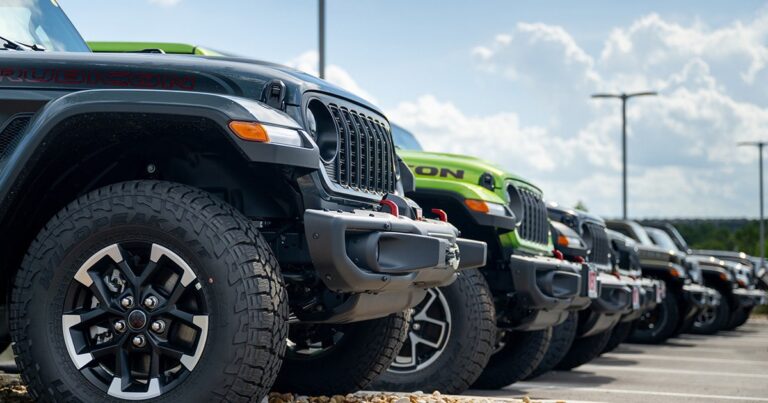 Nearly 1M Chrysler, Jeep, Dodge and Ram vehicles recalled over camera glitch