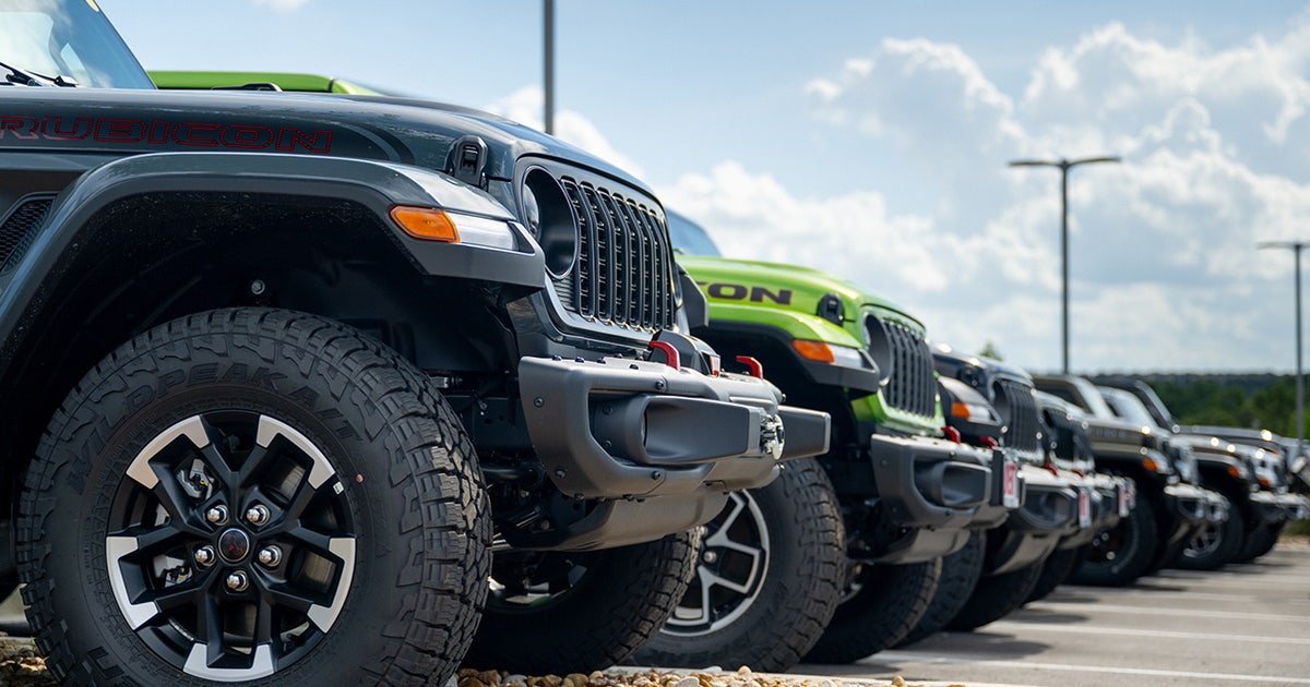 Nearly 1M Chrysler, Jeep, Dodge and Ram vehicles recalled over camera glitch