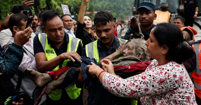 Nepal flood death toll surges as 65 Americans among over 1,000 missing