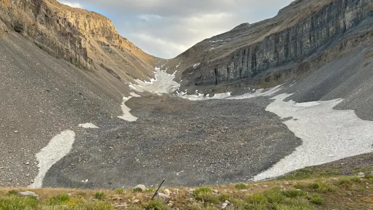 Scientists took 232 gravity readings across a Utah mountain and discovered 1.55 million cubic metres of i