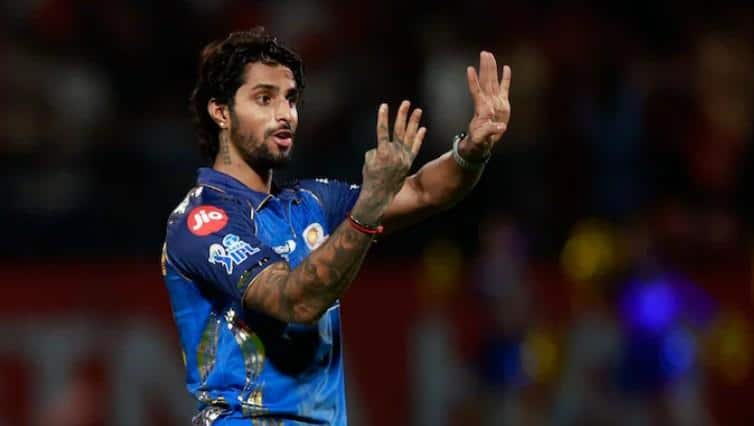 Hardik Pandya Set to Stay With Mumbai Indians After Trade Fails