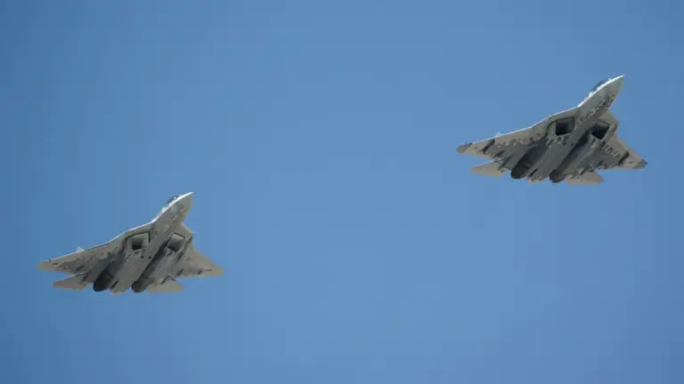 Стелс-дроны для Су-57Э: что Россия впервые покажет в Египте
