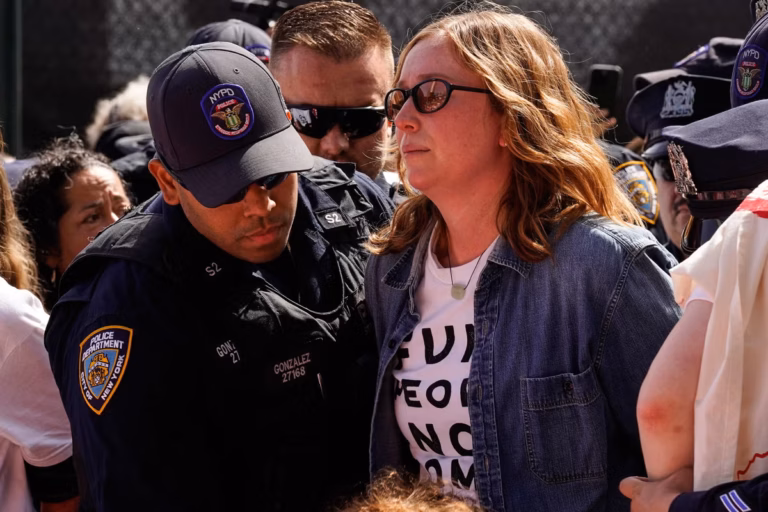 Hannah Einbinder Speaks Out After UN Arrest, Calls For US To Bring An End To Israel Attacks