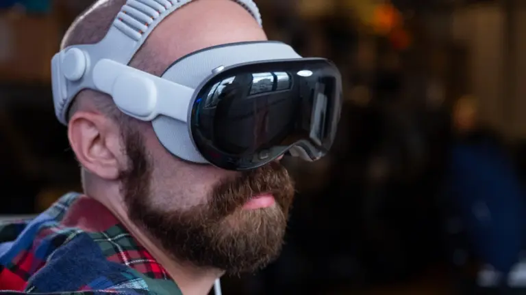 Apple's Next Vision Pro Is Reportedly on Life Support