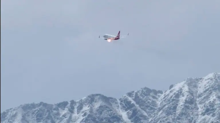Sydney-bound Qantas flight diverted to Christchurch over engine issue