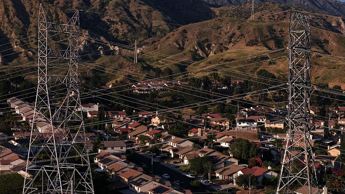 Energy Department will spend 2 billion to upgrade aging power grid