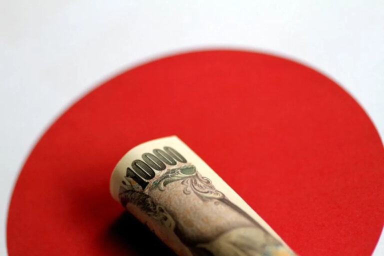 Japan's benchmark bond yield hits 3% for first time since 1996