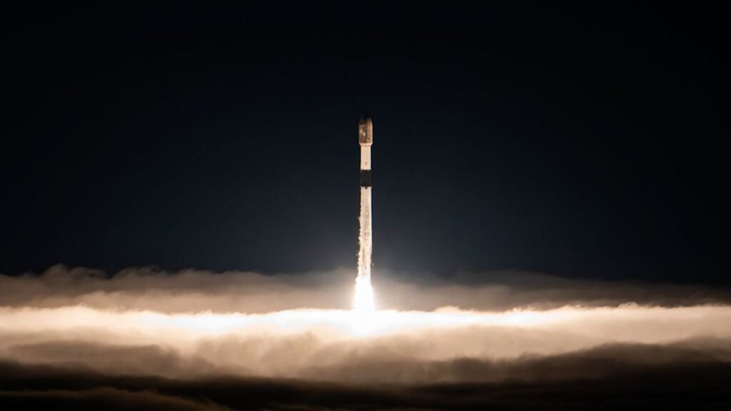 SpaceX launches Falcon 9 rocket with 27 Starlink satellites from Vandenberg