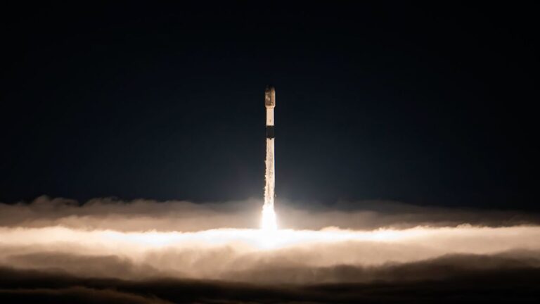SpaceX launches Falcon 9 rocket with 27 Starlink satellites from Vandenberg