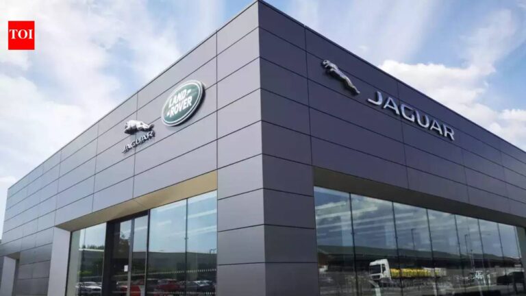 Jaguar Land Rover to Cut Up to 4,000 Jobs, Times Says