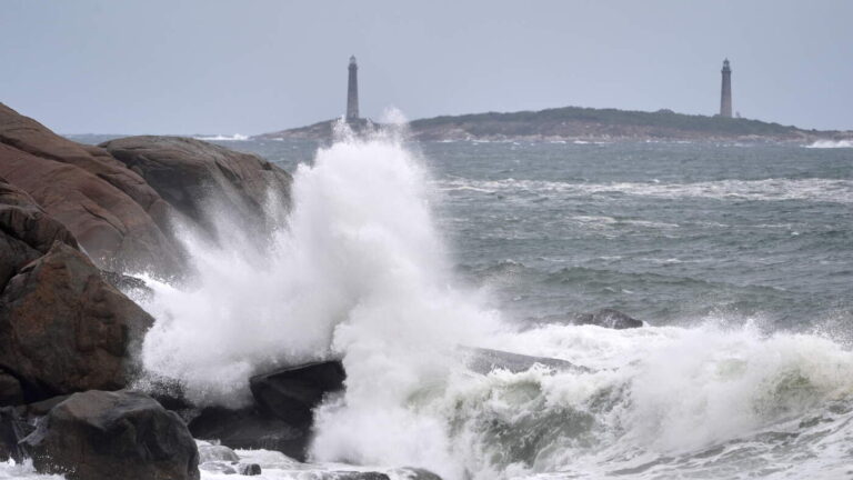New Jersey roads flood and homes inundate as nor'easter hits