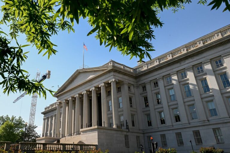 U.S. Treasury Pays Highest Borrowing Costs Since 2000