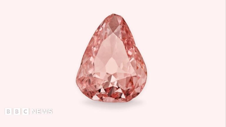 The Grande Conde diamond on a pink background