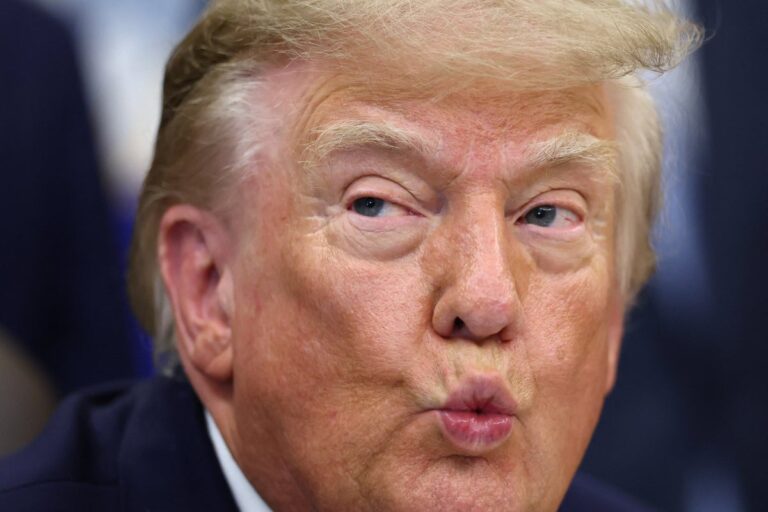 Trump flies 3,400 miles to Alaska in hopes of saving a Senate seat