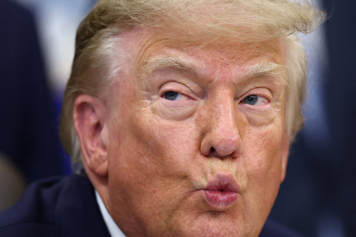 Trump flies 3,400 miles to Alaska in hopes of saving a Senate seat