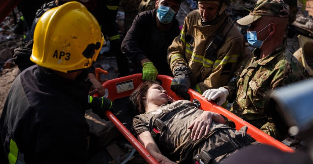 Zelensky Condemns Vile Large-Scale Russian Attacks That Killed 24