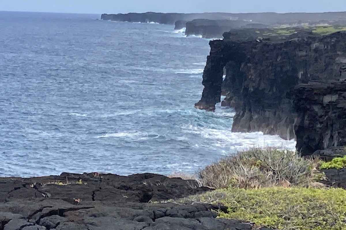 Hōlei Sea Arch collapses into Pacific Ocean