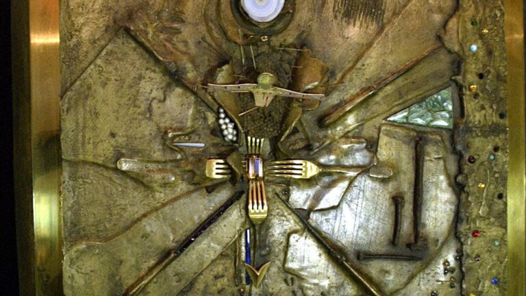 Unique Salvador Dalí Art Piece Stolen From Museum in Issoire, France