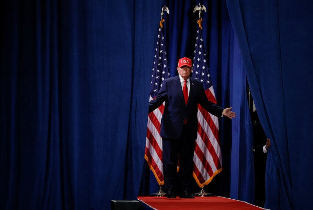 Trump Embarks on Rally Tour for Midterms