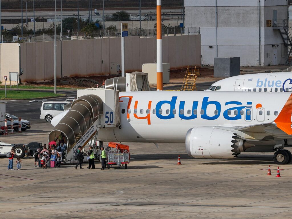 How was Flydubai co-pilot cleared despite being deemed a security risk