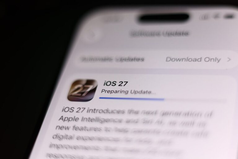 Apple Releases watchOS 27.2 with Siri AI Updates