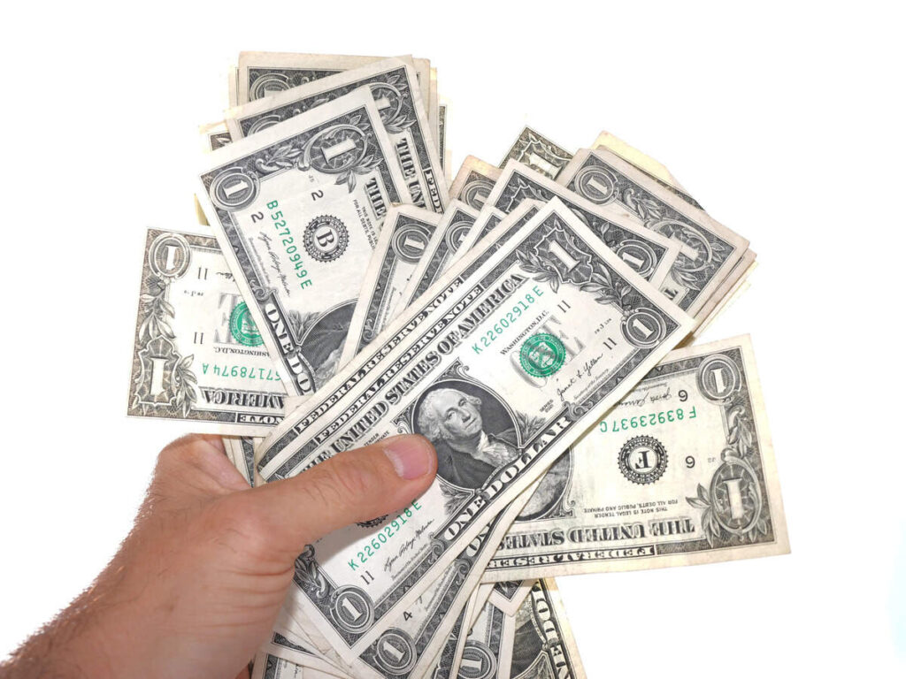 Currency Markets Trade in Tight Ranges Ahead of Central Bank Week