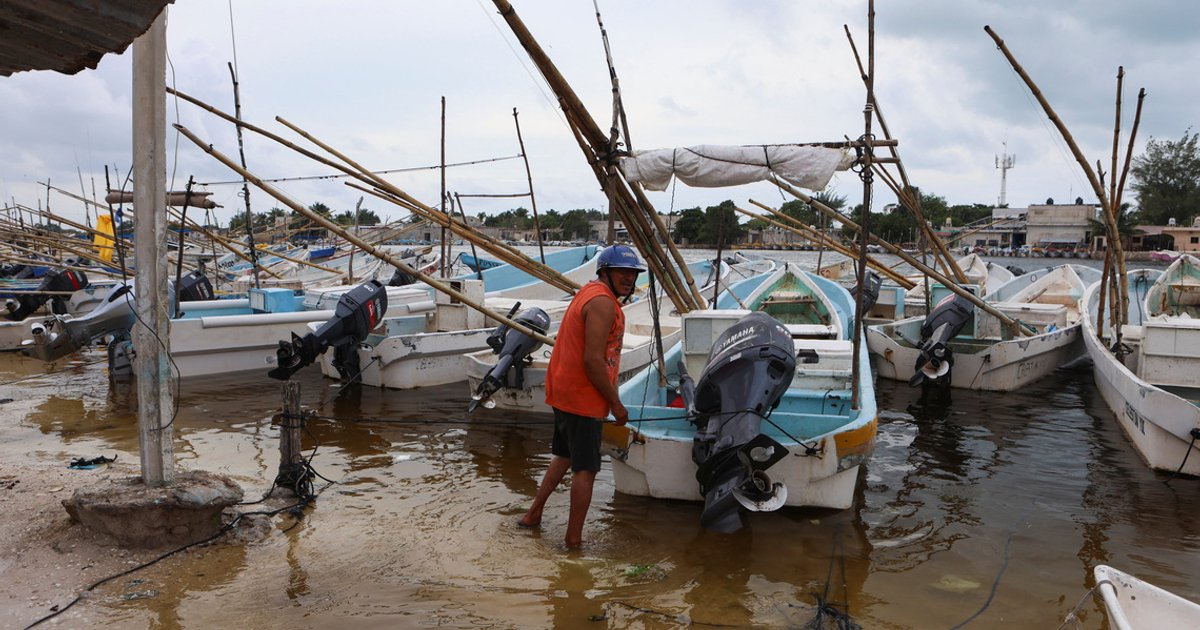 Hurricane Isaias Forecast to Strengthen to Category 3 Before US Landfall
