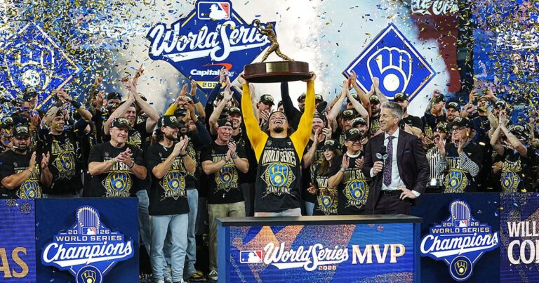 Milwaukee Schools Close for Brewers World Series Parade