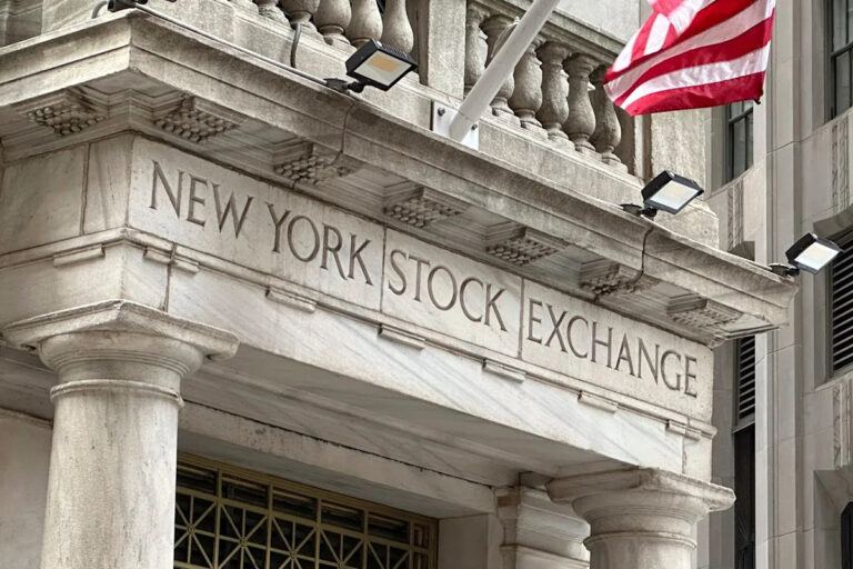 Fed Survey Shows Widening Wealth Gap Despite Income Gains