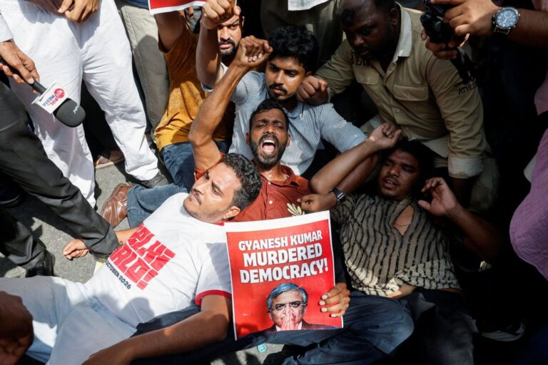 India deploys police and restricts transport ahead of mass protest in Delhi