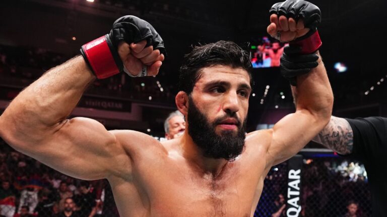 Arman Tsarukyan Dominates Dillon Danis in RAF 14 Main Event