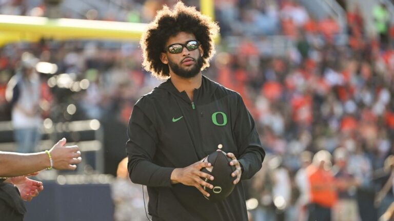 Oregon QB Dante Moore Misses Remainder of Season With Concussion